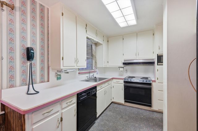 3901 Woodlane Avenue, Haltom City, TX 76117