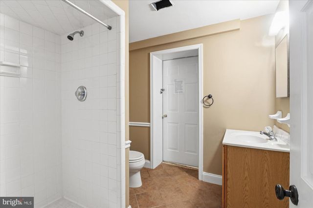 10019 KENDALE RD, Potomac, MD 20854