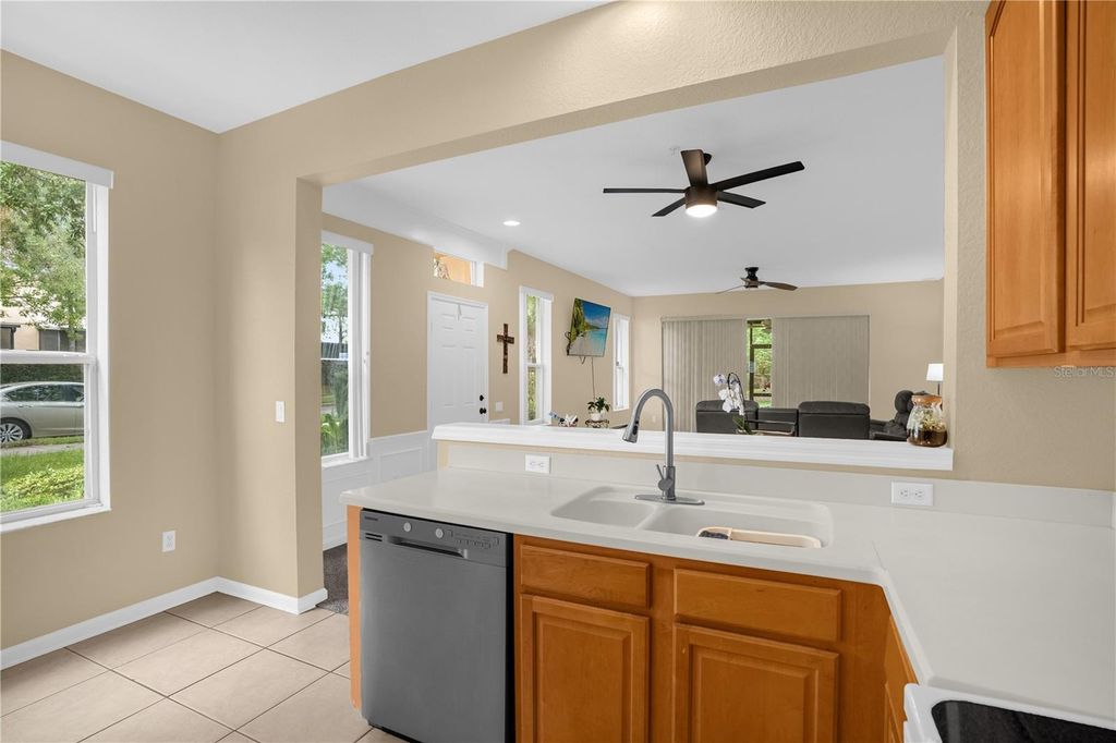 Image 11 of property listing at 6491 DAYSBROOK DRIVE 101, Orlando, FL 32835
