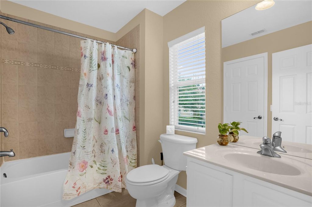 Image 19 of property listing at 6491 DAYSBROOK DRIVE 101, Orlando, FL 32835