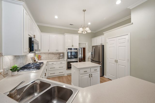 6 Avalon Drive, Trophy Club, TX 76262