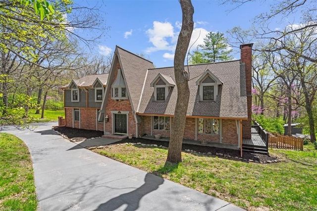 4015 N Briarcliff Road, Kansas City, MO 64116