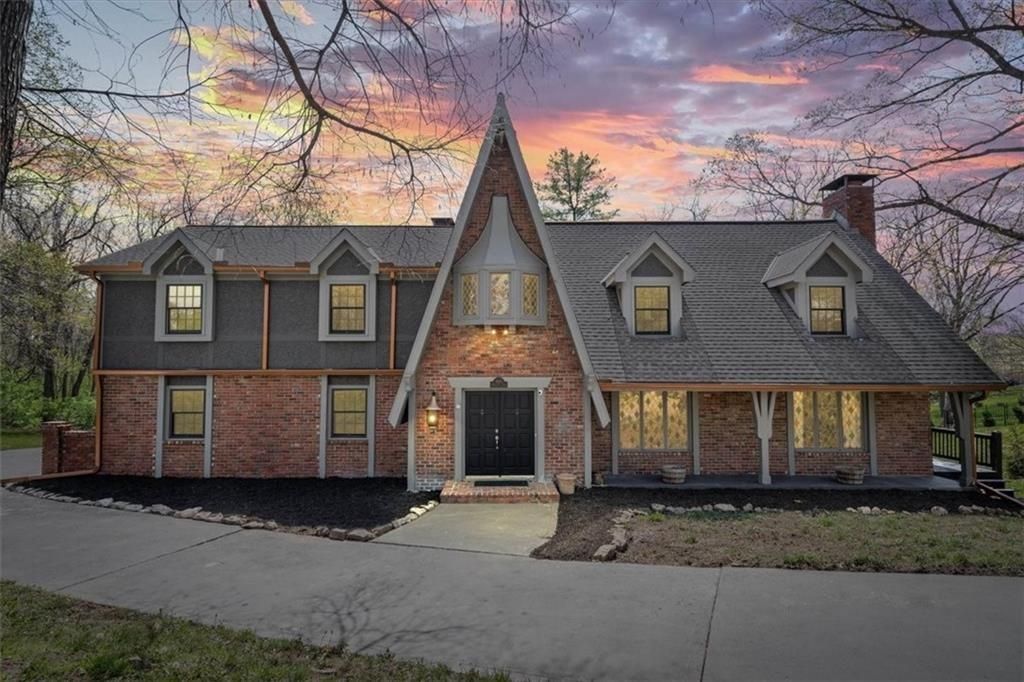 4015 N Briarcliff Road, Kansas City, MO 64116