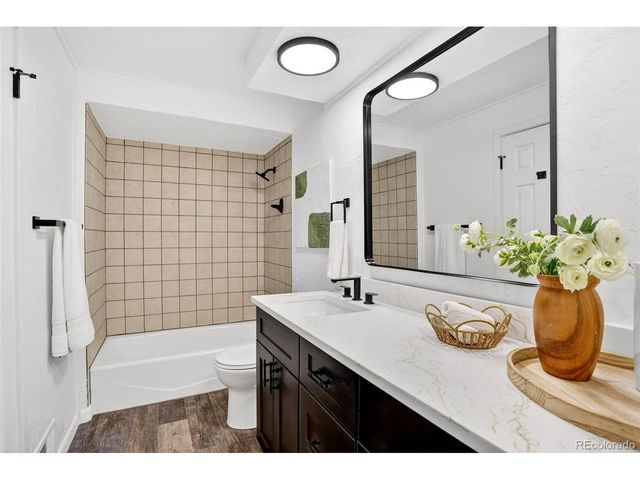 10480 W Center Ave, Lakewood, CO 80226