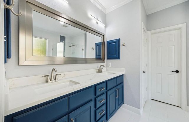 86 N Victoriana Circle, Spring, TX 77389