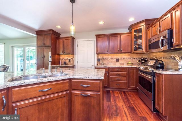 236 LONGCHAMP DR, Souderton, PA 18964