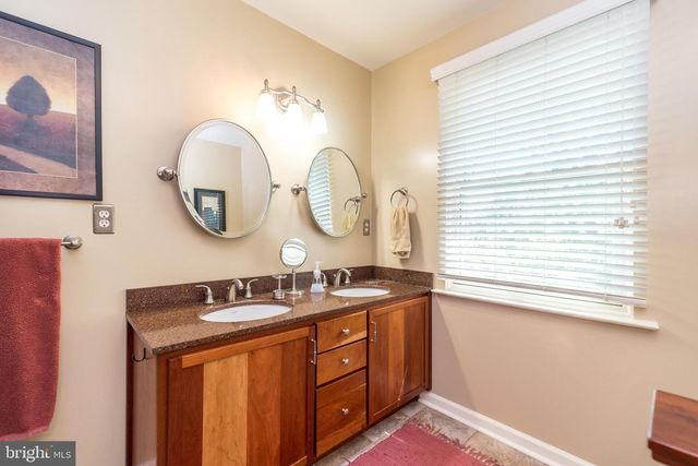 236 LONGCHAMP DR, Souderton, PA 18964