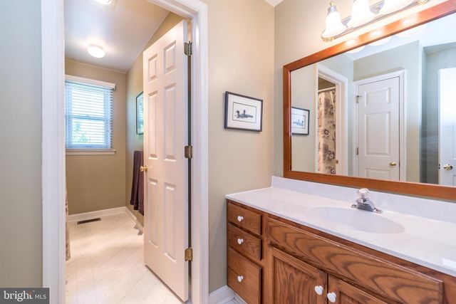 236 LONGCHAMP DR, Souderton, PA 18964