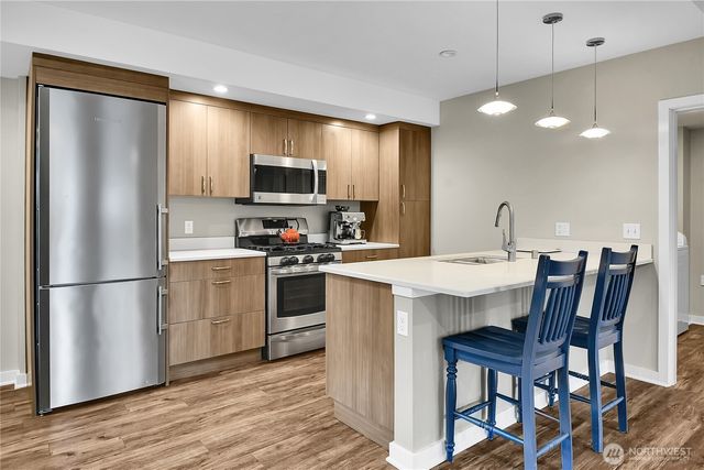 18722 56th Avenue NE, Kenmore, WA 98028