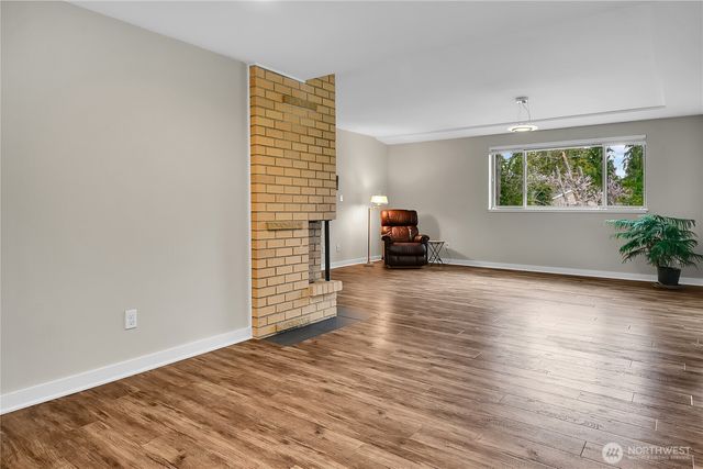 18722 56th Avenue NE, Kenmore, WA 98028