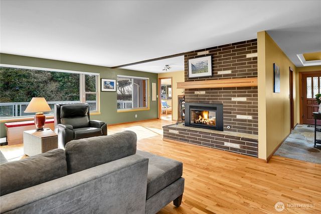 18722 56th Avenue NE, Kenmore, WA 98028