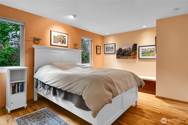 18722 56th Avenue NE, Kenmore, WA 98028