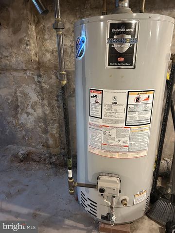 24 W 20TH ST, Wilmington, DE 19802