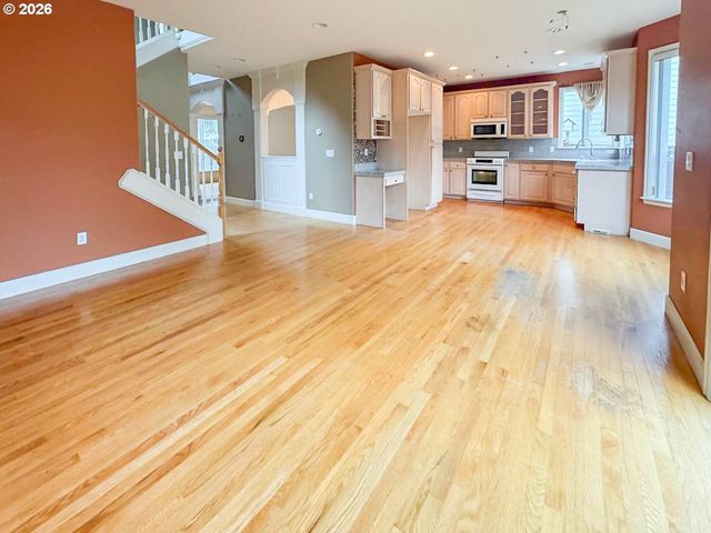 16111 Se BYBEE Ct, Portland, OR 97236