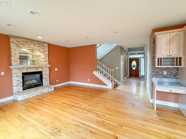 16111 Se BYBEE Ct, Portland, OR 97236