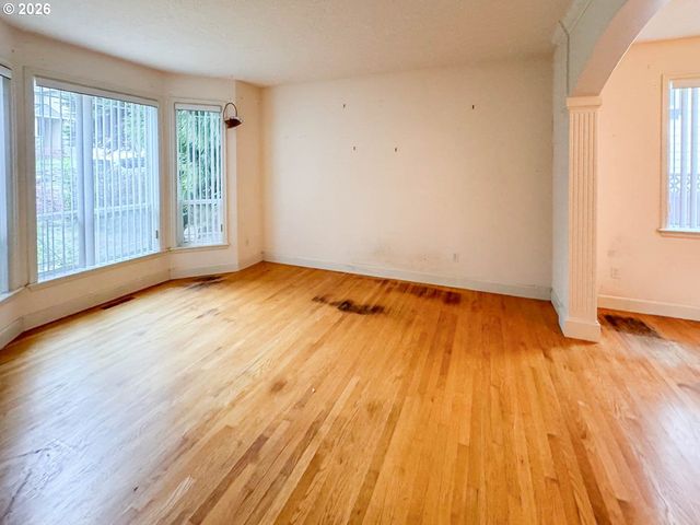 16111 Se BYBEE Ct, Portland, OR 97236