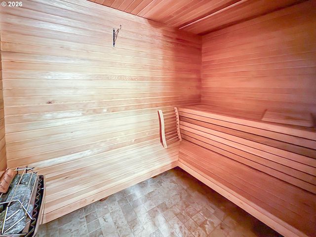 16111 Se BYBEE Ct, Portland, OR 97236