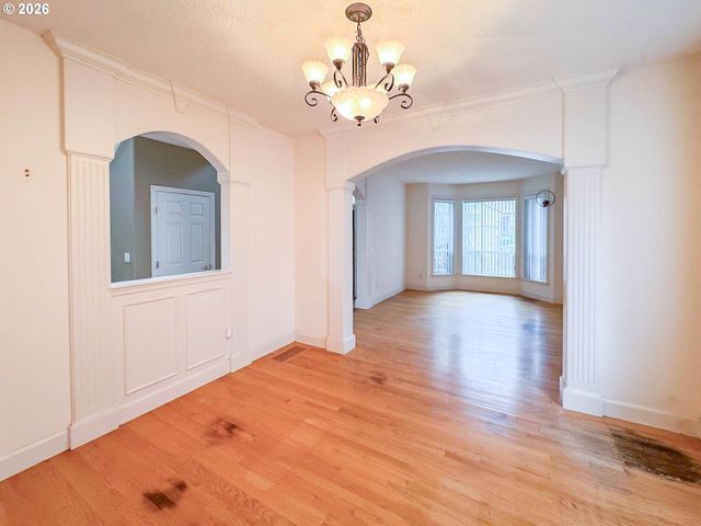 16111 Se BYBEE Ct, Portland, OR 97236