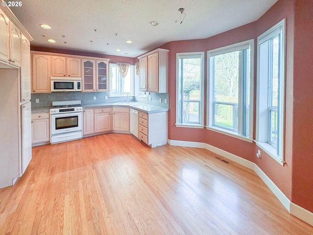 16111 Se BYBEE Ct, Portland, OR 97236