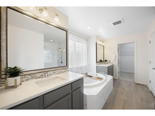 5752 Northern Lights Dr, Fort Collins, CO 80528