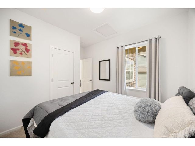 5752 Northern Lights Dr, Fort Collins, CO 80528