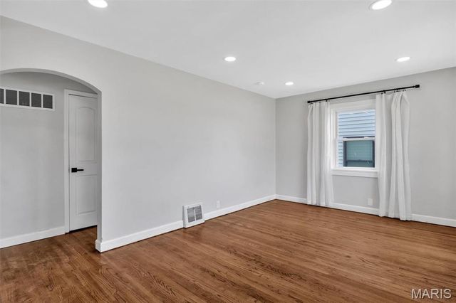 7056 Oleatha Avenue, St Louis, MO 63139