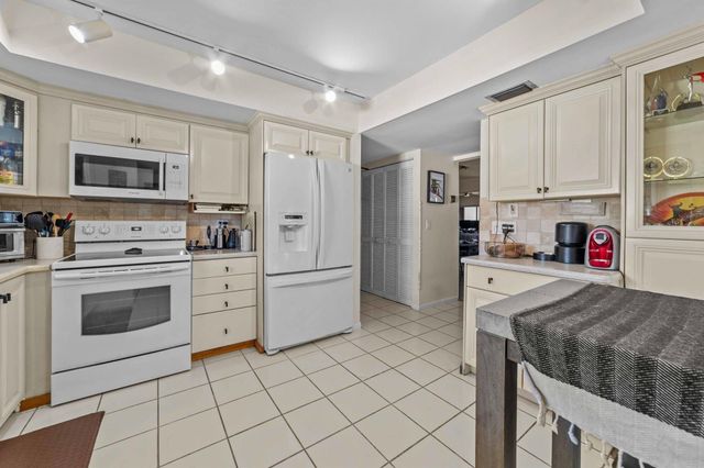 232 SW 28th Avenue, Delray Beach, FL 33445