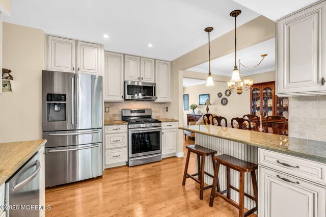 42 Devon Drive, Manalapan, NJ 07726