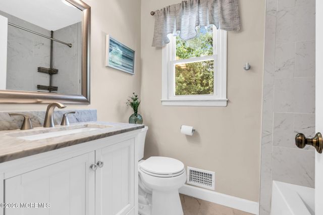 42 Devon Drive, Manalapan, NJ 07726