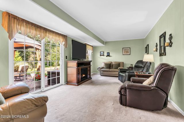 42 Devon Drive, Manalapan, NJ 07726