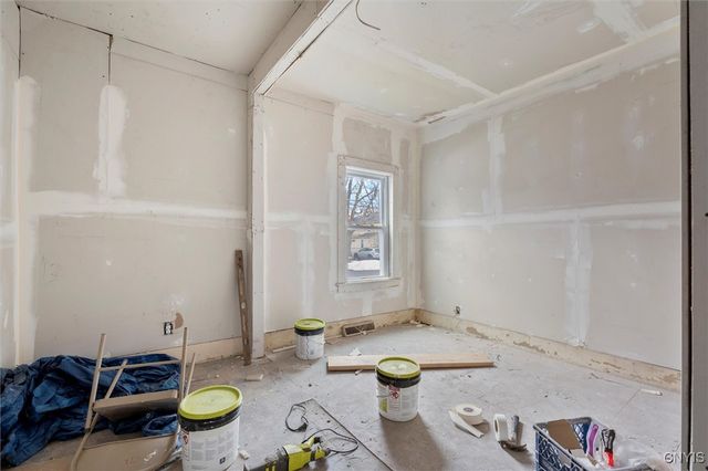 205 Mccool Avenue, Dewitt, NY 13057