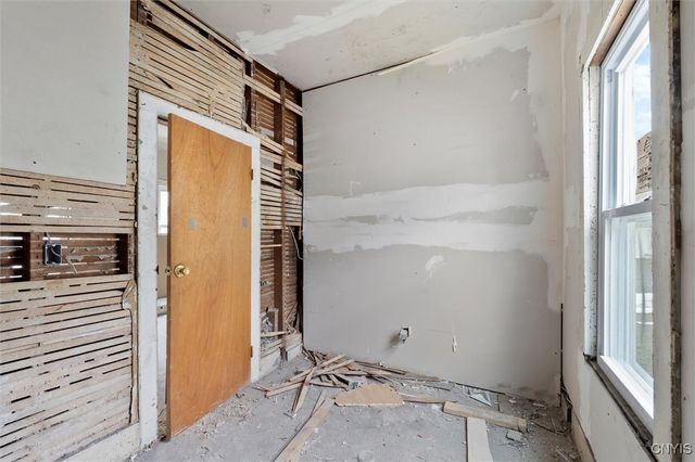 205 Mccool Avenue, Dewitt, NY 13057