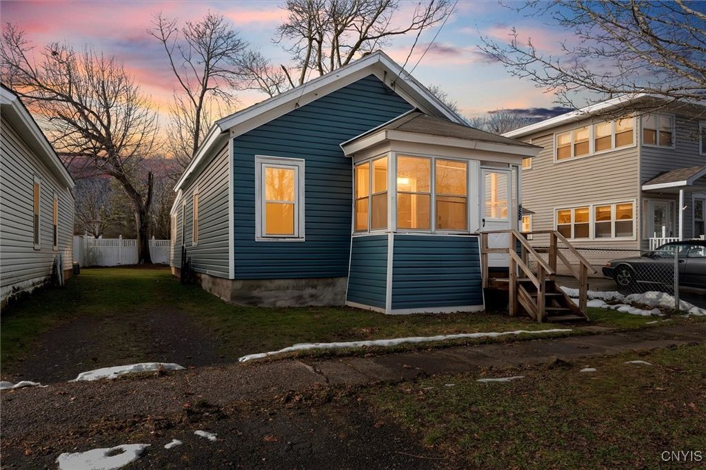 205 Mccool Avenue, Dewitt, NY 13057