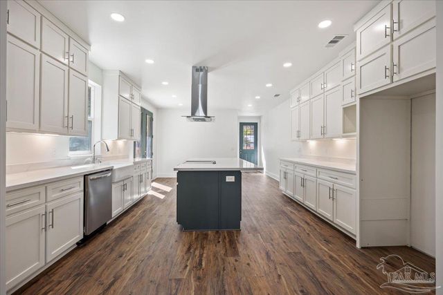 5293 Conecuh St, Milton, FL 32570