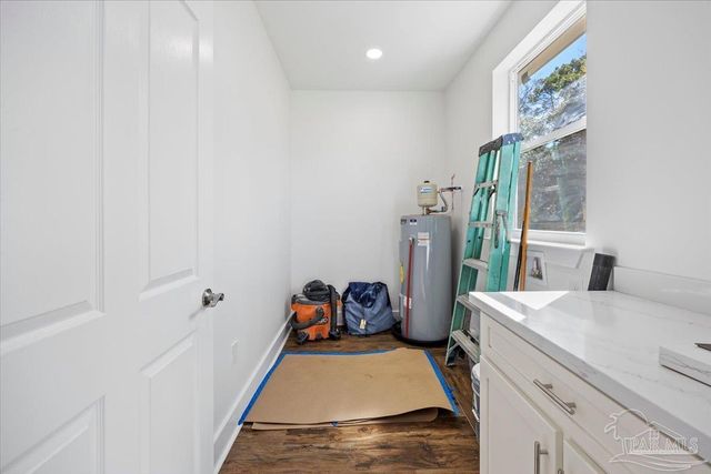 5293 Conecuh St, Milton, FL 32570