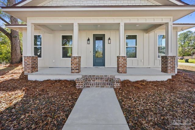 5293 Conecuh St, Milton, FL 32570