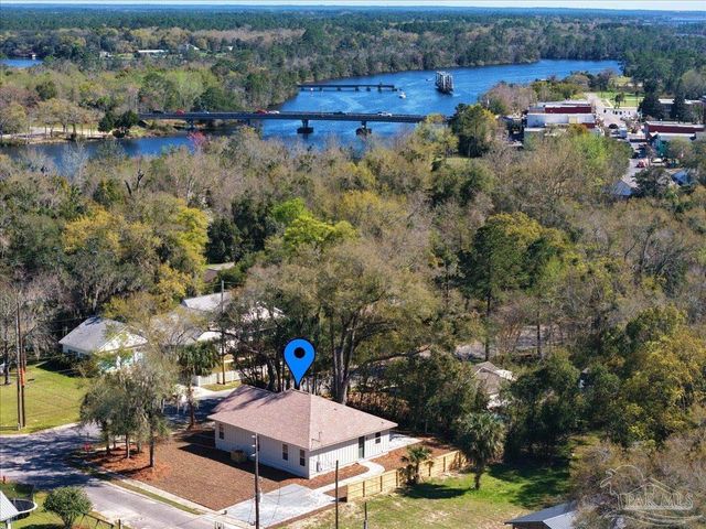 5293 Conecuh St, Milton, FL 32570