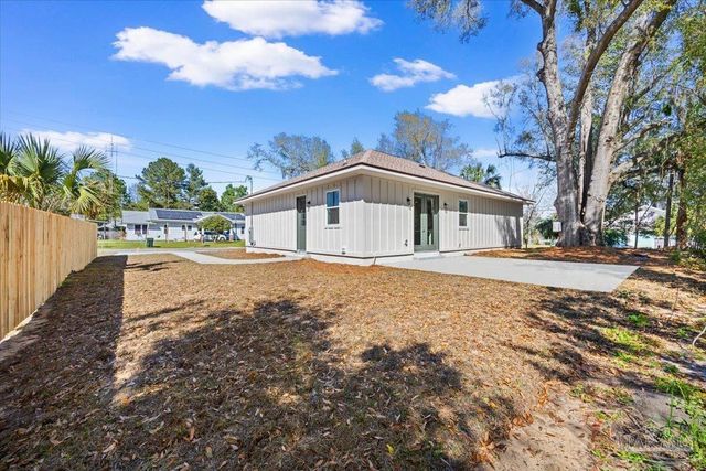 5293 Conecuh St, Milton, FL 32570