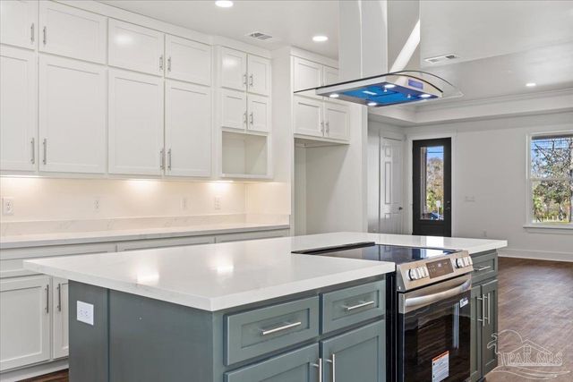 5293 Conecuh St, Milton, FL 32570