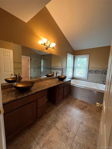 45475 Irvine Drive, Novi, MI 48374