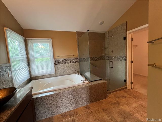 45475 Irvine Drive, Novi, MI 48374