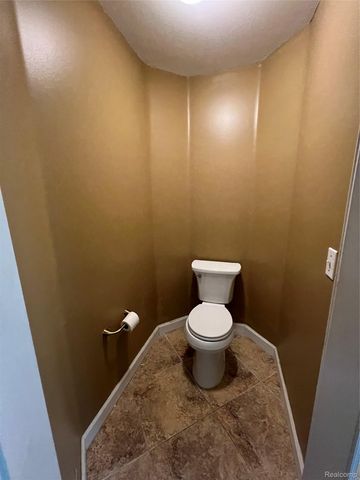 45475 Irvine Drive, Novi, MI 48374