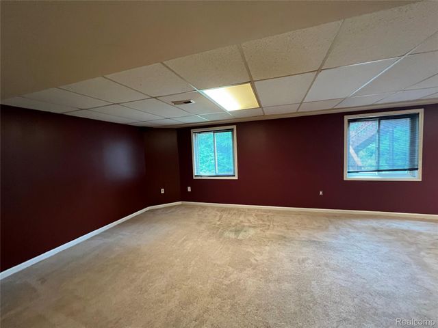 45475 Irvine Drive, Novi, MI 48374
