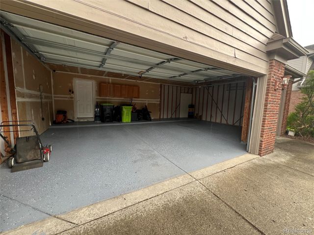 45475 Irvine Drive, Novi, MI 48374