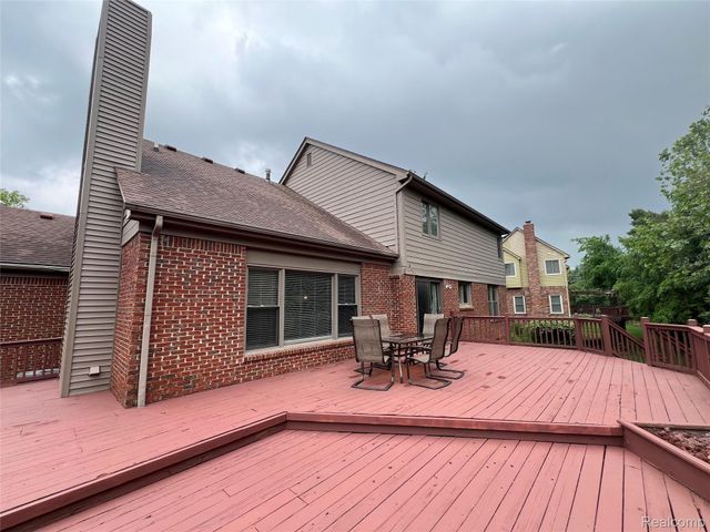 45475 Irvine Drive, Novi, MI 48374