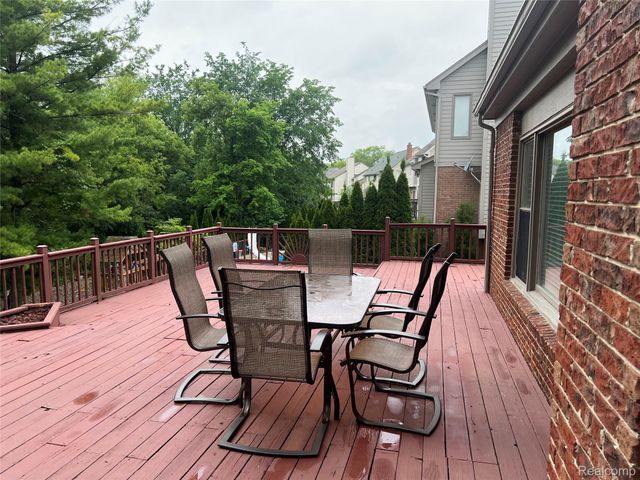 45475 Irvine Drive, Novi, MI 48374