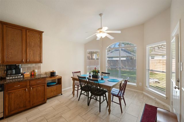 3307 Hemingway Drive, Montgomery, TX 77356