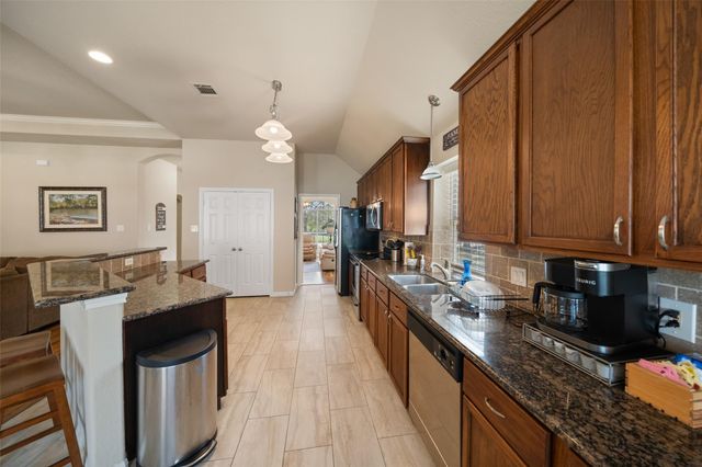 3307 Hemingway Drive, Montgomery, TX 77356