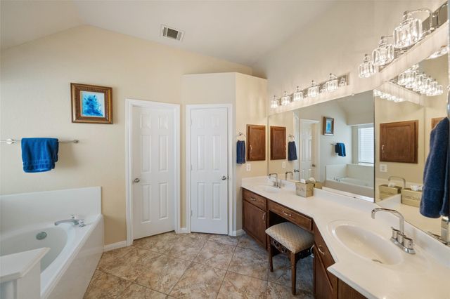 3307 Hemingway Drive, Montgomery, TX 77356