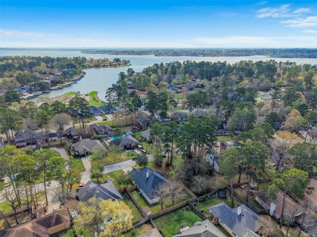 3307 Hemingway Drive, Montgomery, TX 77356